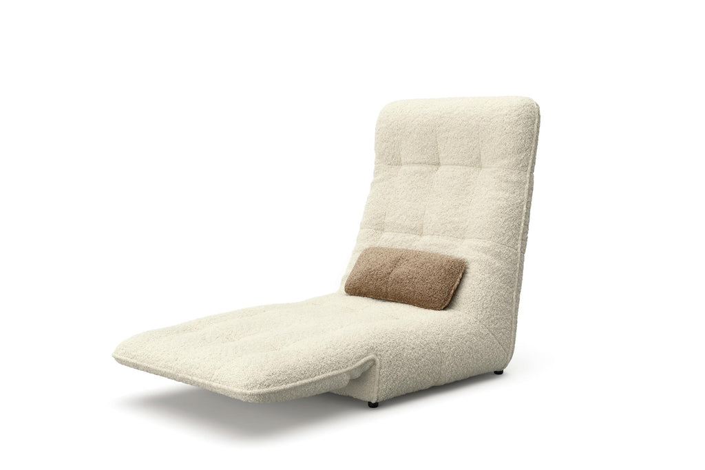 AITA Couchmodul mit ausgeklappter Fußstütze und Kissen