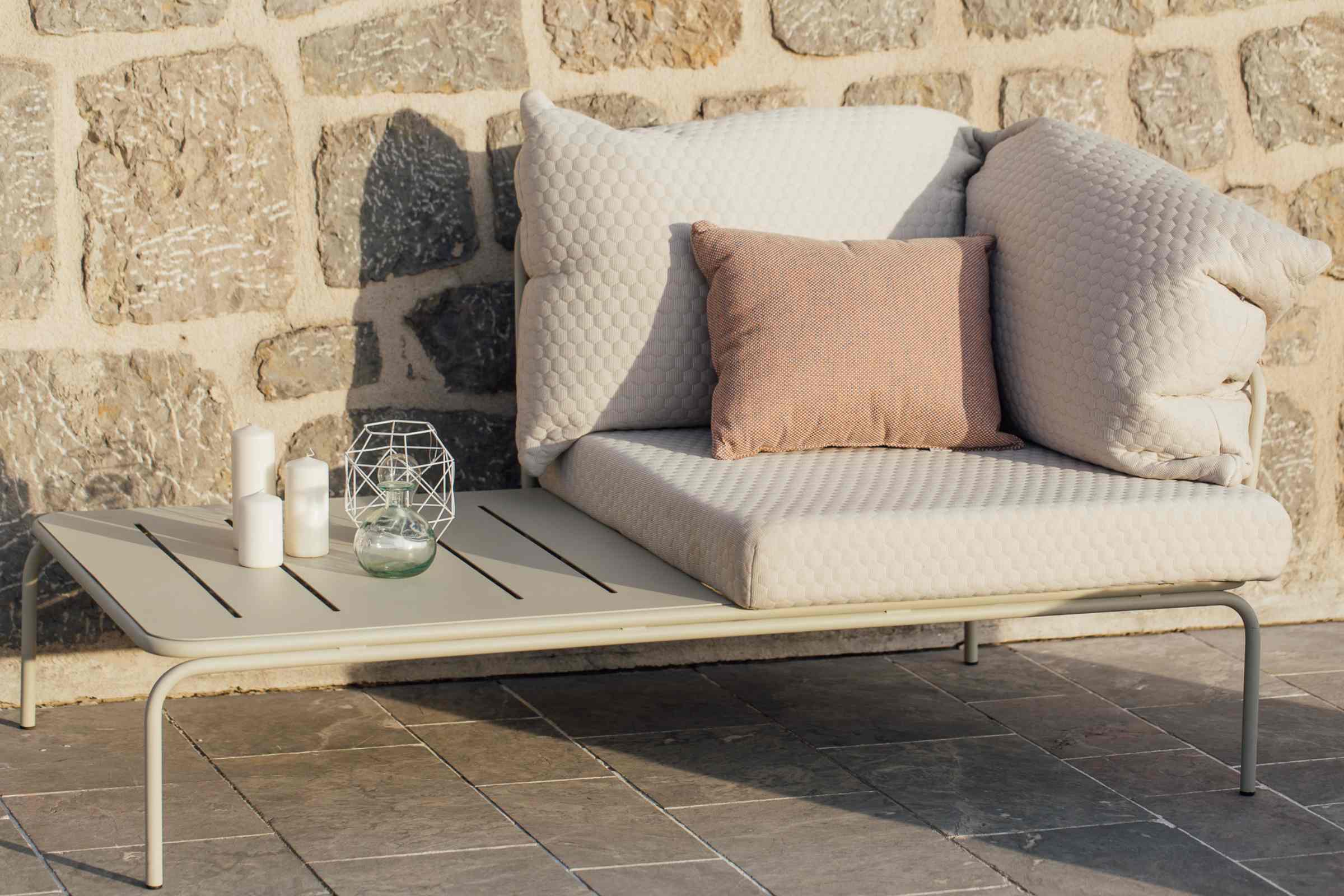ATAMAN Designer Modulares Gartensofa-Eckelement mit Couchtisch (links/rechts), frontale Ansicht