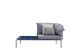 Modulares Gartensofa-Eckelement mit Couchtisch in Blau – Frontansicht mit bequemen Kissen und großzügiger Ablagefläche