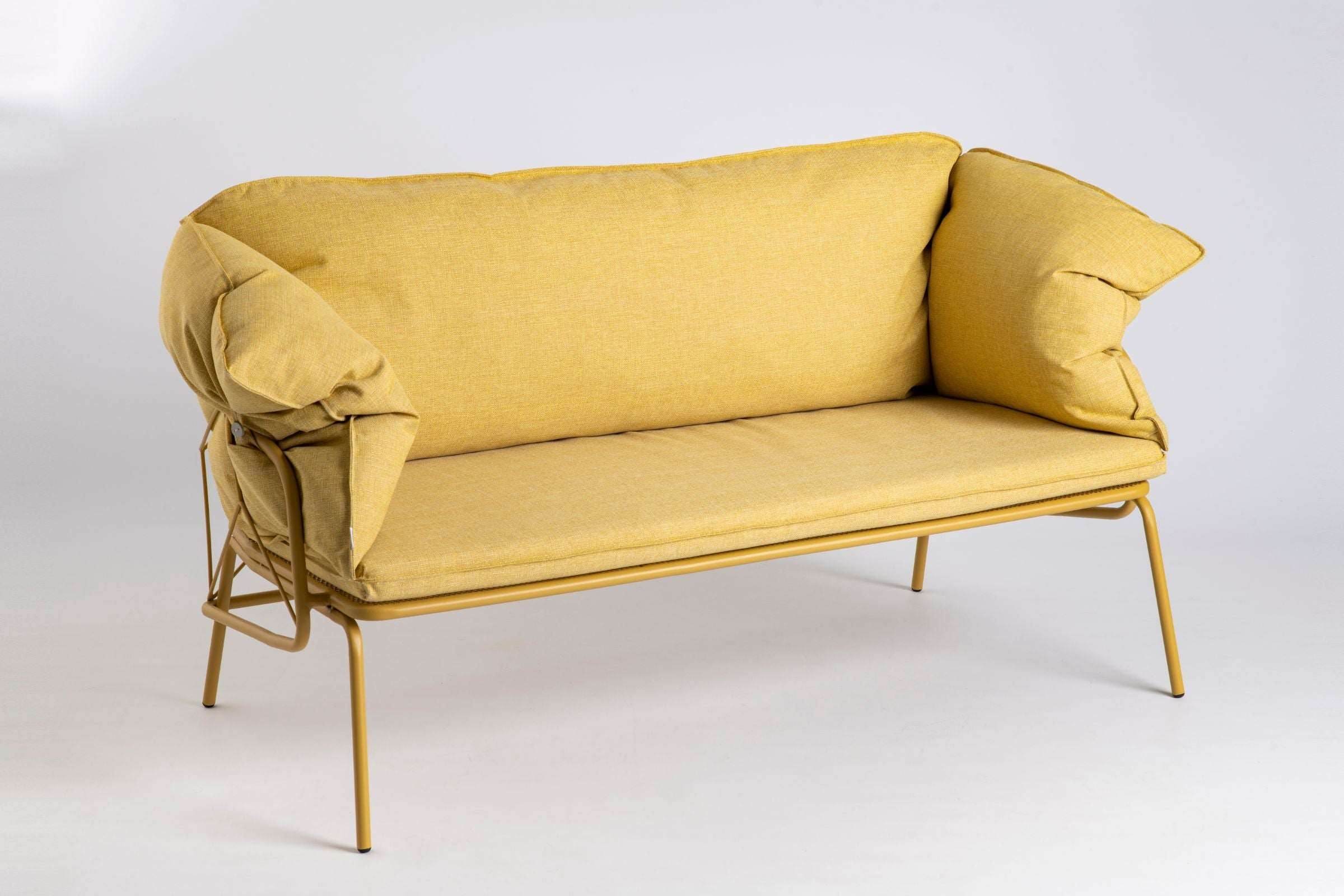 Gelbes ATAMAN Designer Gartensofa von GARDA