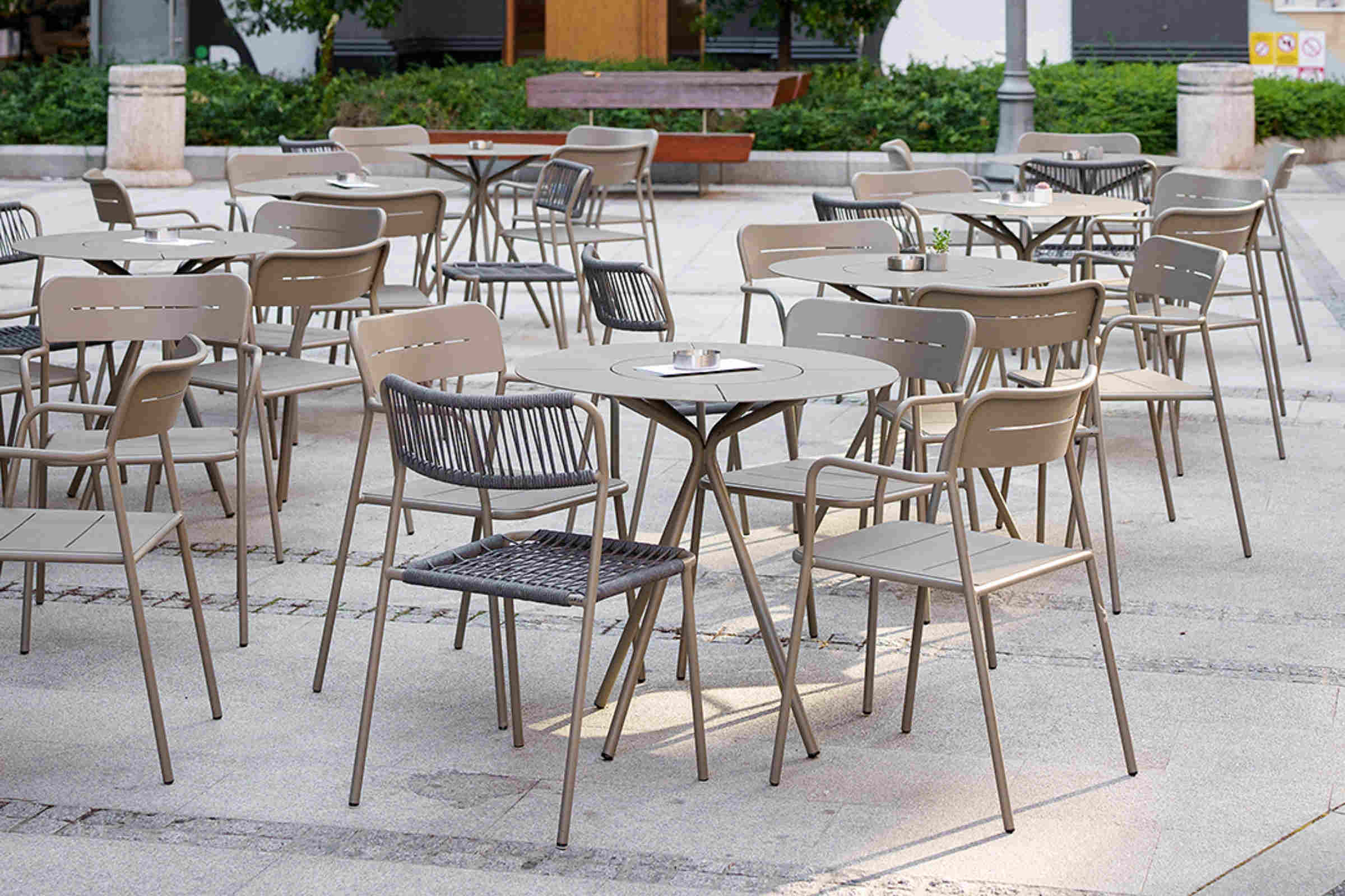 BIANCA Gartentisch im Außenbereich Gastronomie Terrasse
