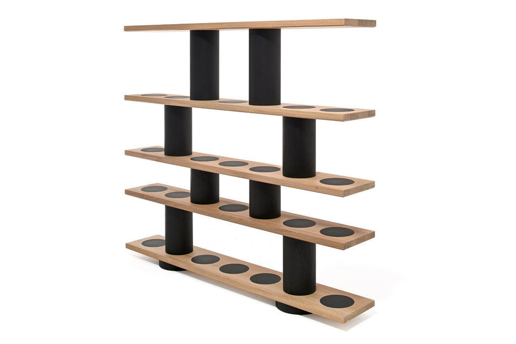 Seitenansicht des BLOK Designer Bücherregals – geometrisches Design aus Massivholz