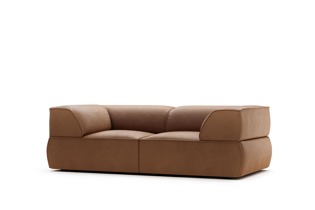 BRELA Designer Sofa als kompaktes Zweisitzer-Sofa in warmem Braun