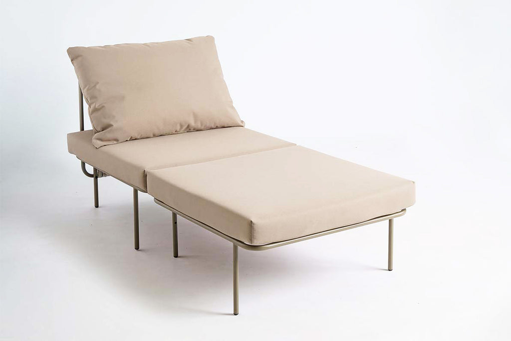 COMBO Gartensofa-Pouf von GARDA als verlängerte Liegefläche vor einem Sitzelement