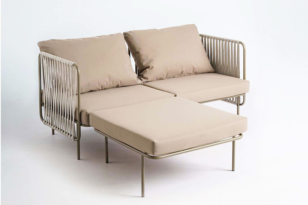 Gartensofa-Eckelement mit verlängerter Liegefläche und Seilbespannung