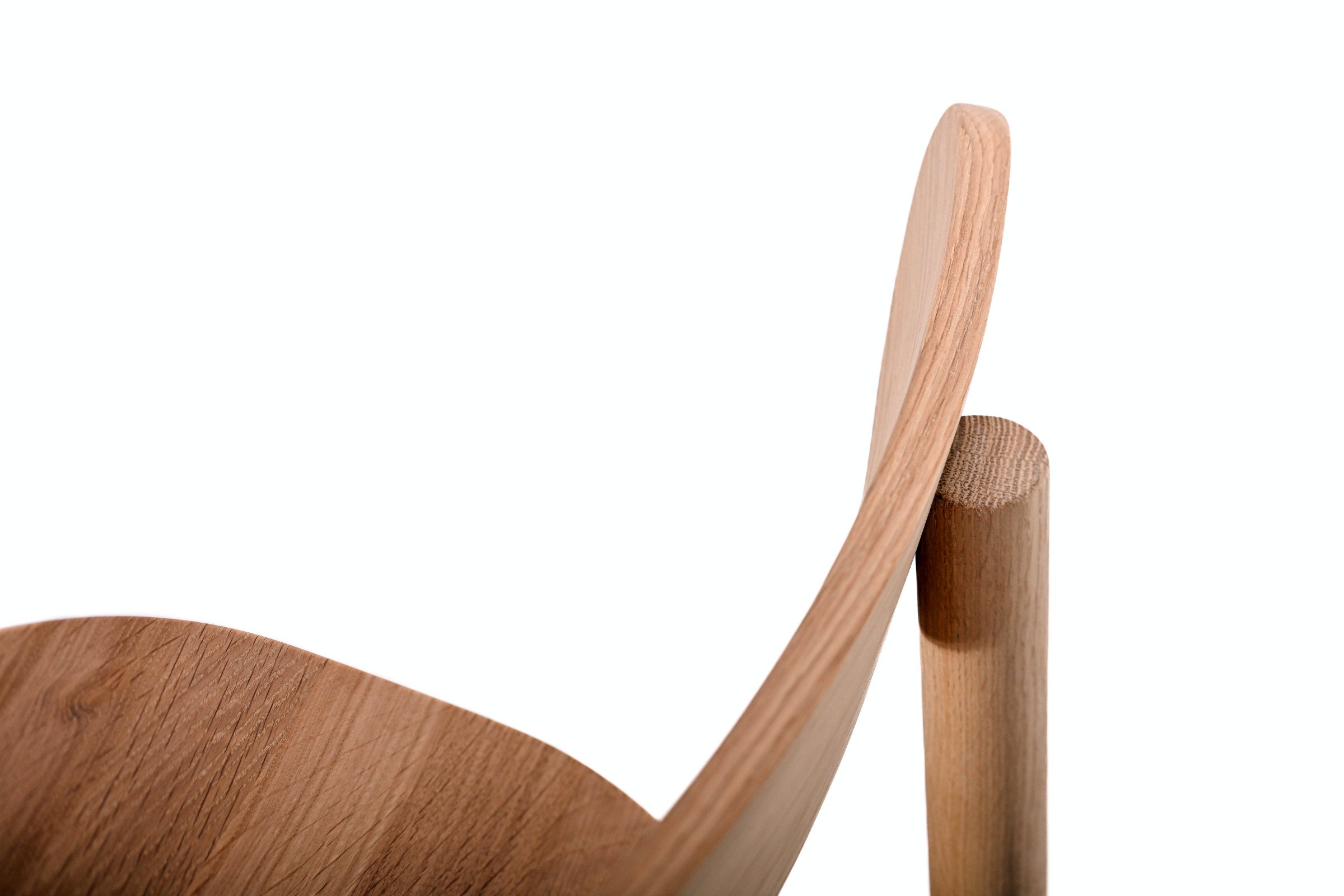 Seitenansicht des Stuhls – Sitz und Rückenlehne