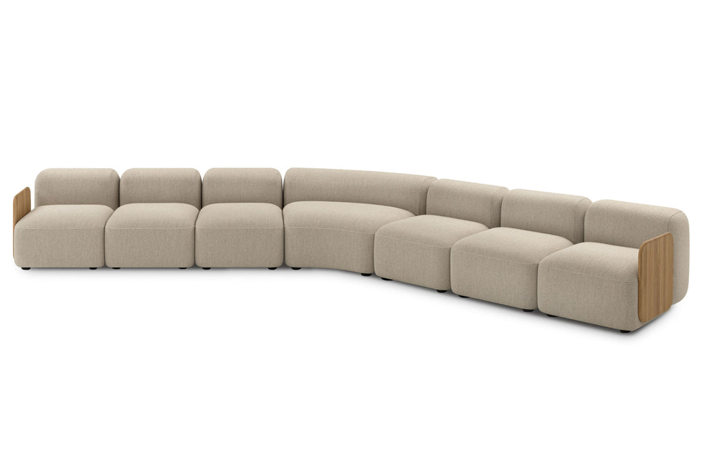 Designer Modular Sofa als große gebogene Sitzlandschaft mit Holzarmlehnen