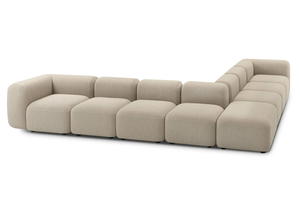 Sofa mit offener U-förmiger Anordnung in hellem Stoff