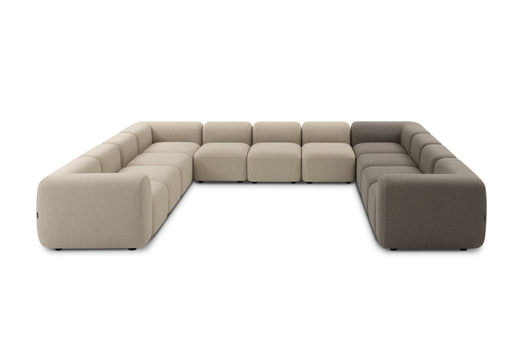 DOLMEN Designer Modular Sofa von Volumen als große U-förmige Sofalandschaft