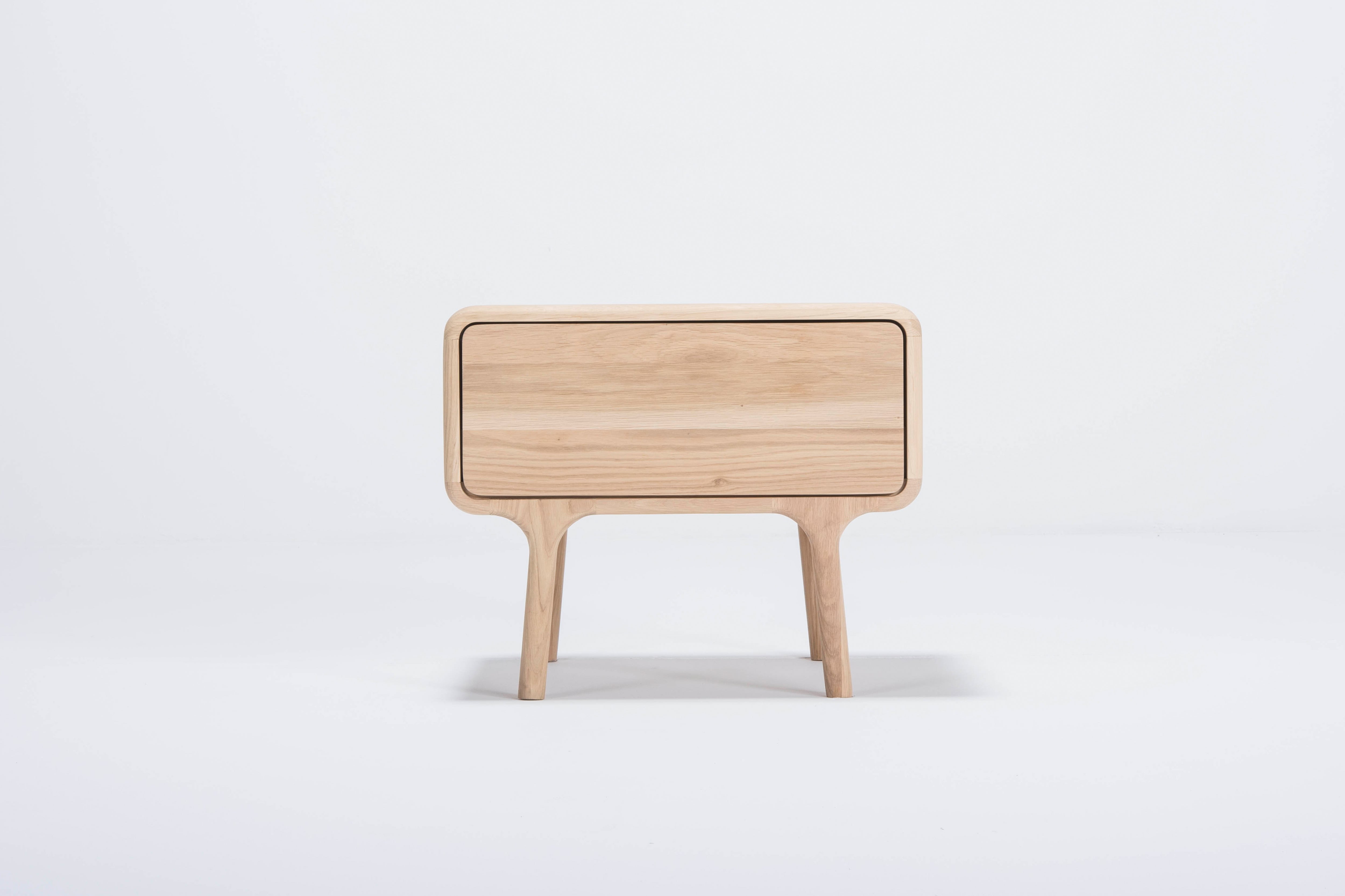 FAWN Massivholz Nachttisch - SOLIDMADE | Design Furniture