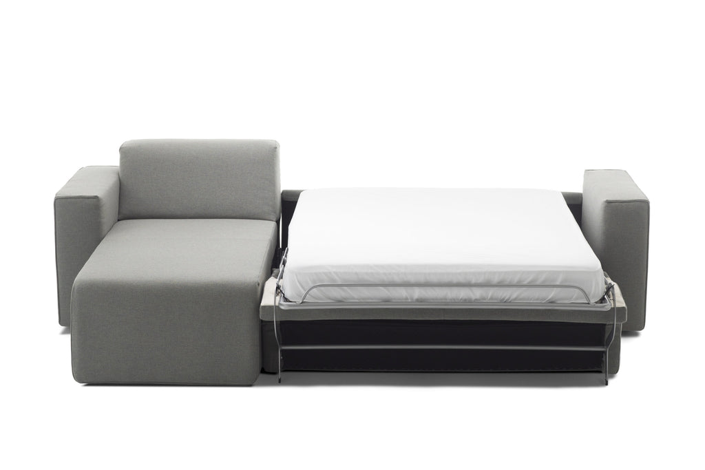 Mit Chaiselongue und ausgeklappter Liegefläche