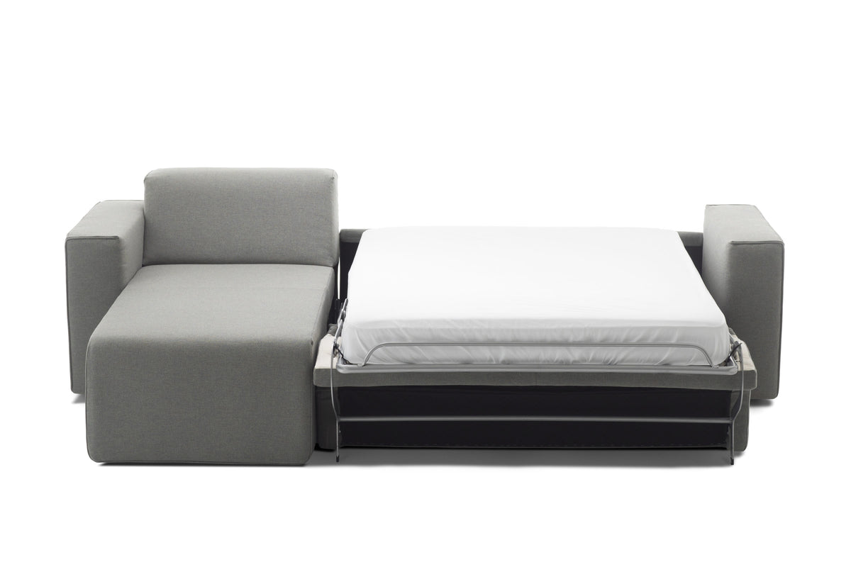Mit Chaiselongue und ausgeklappter Liegefläche