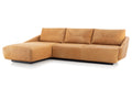 Mit Chaiselongue und markanten Rückenkissen in schräger Ansicht