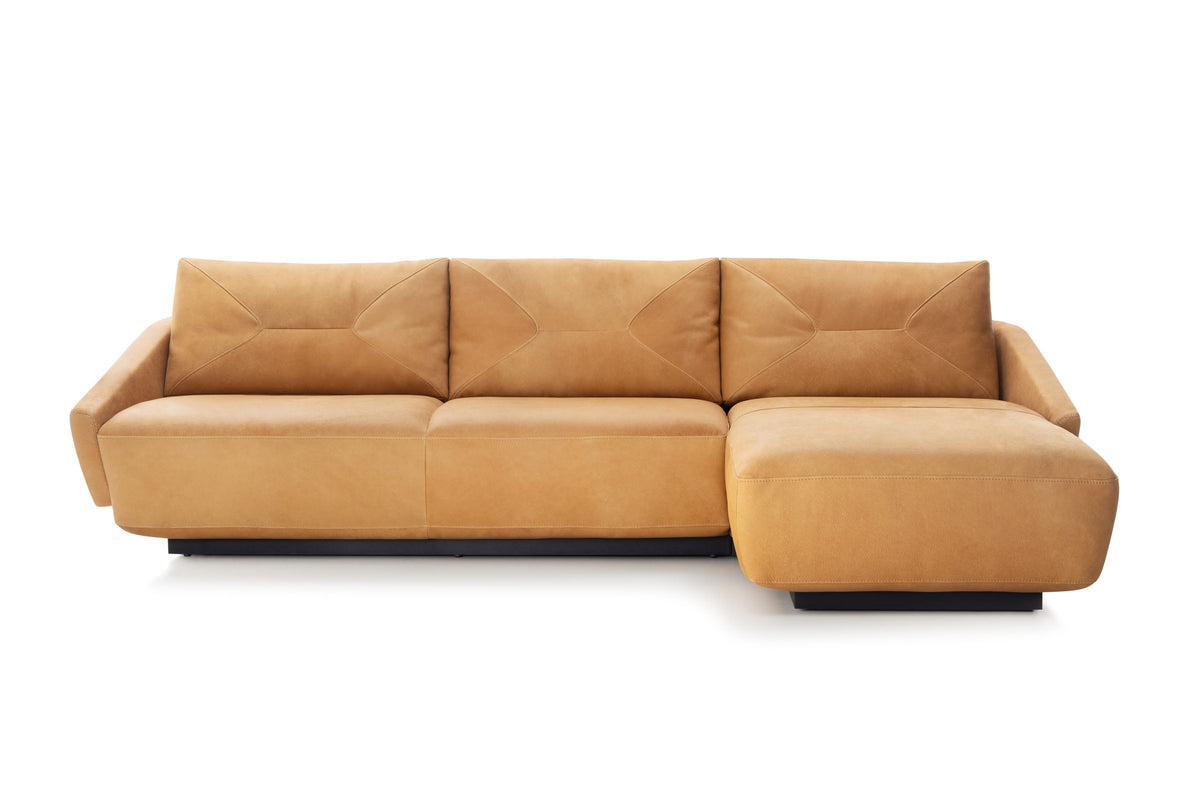 HOOVER Designer Modular Sofa von EXTRAFORM mit Chaiselongue rechts in Frontansicht
