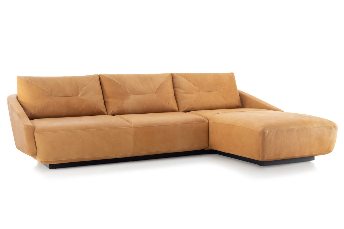 Mit Chaiselongue rechts in schräger Seitenansicht
