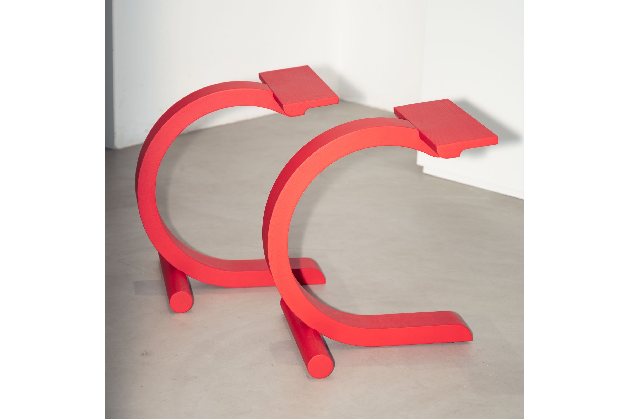 Rote Hocker von Woak