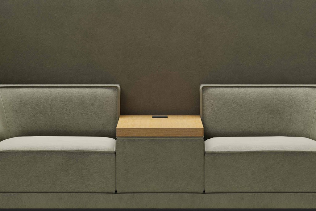 Detailansicht mit Sitzplätzen und Holztisch