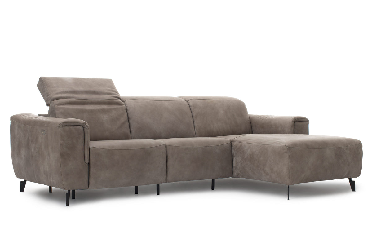 Mit Chaiselongue und hochgestellter Kopfstütze