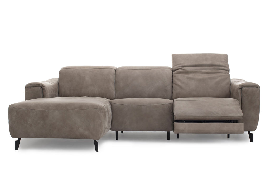 Mit Chaiselongue links und ausgefahrener Relaxfunktion von EXTRAFORM