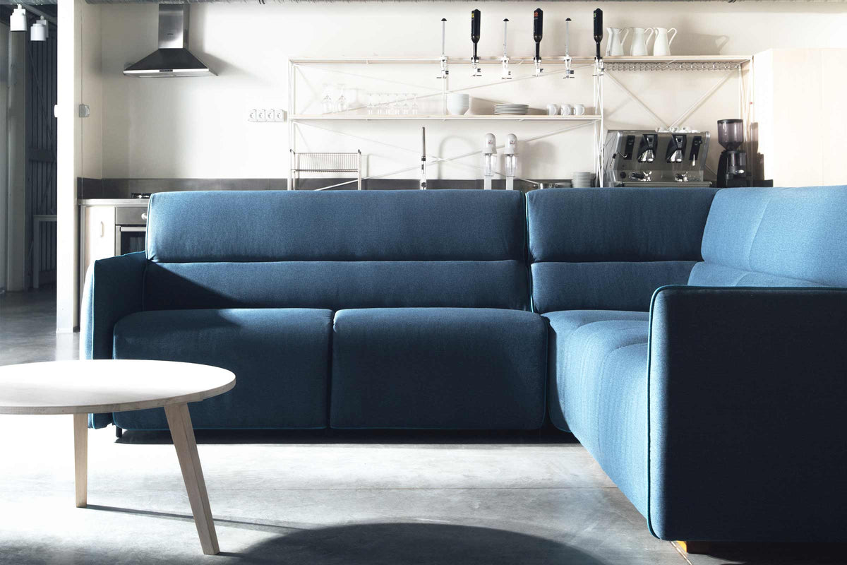 Eck-Schlafsofa von EXTRAFORM in modernem Wohnbereich