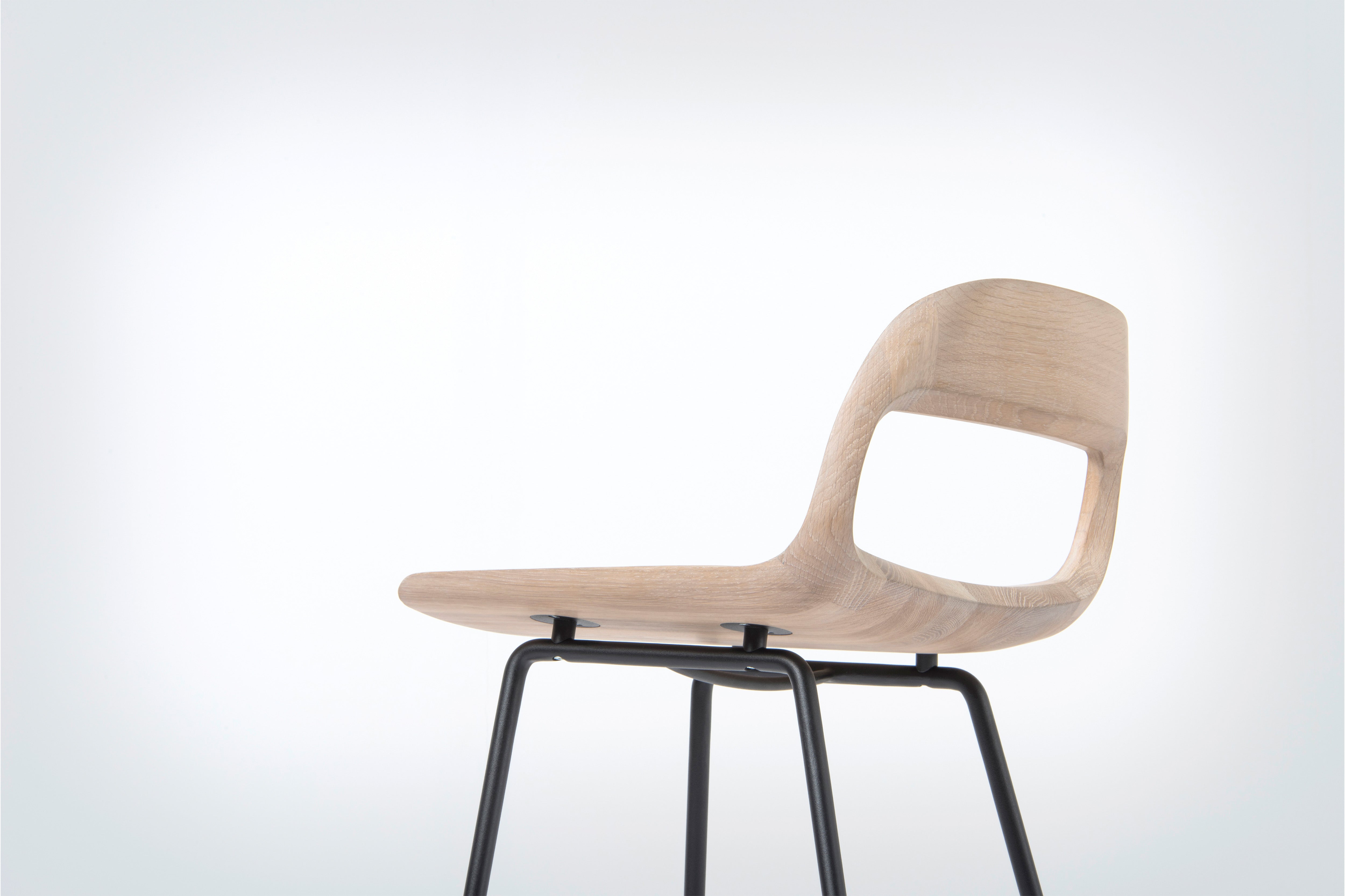 LEINA Massivholz Barstuhl - SOLIDMADE | Design Furniture