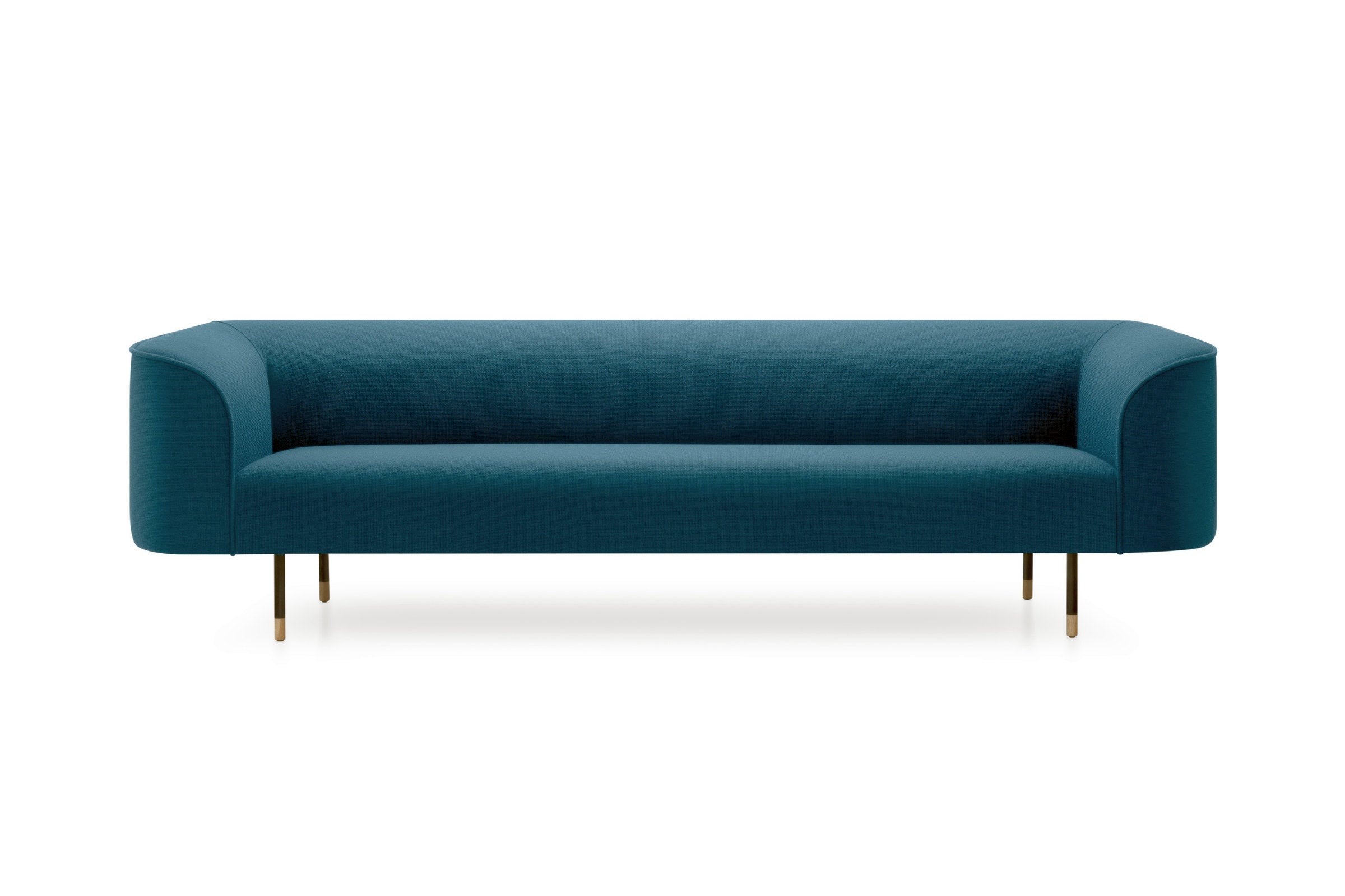 LE MANS Designer Sofa in Blau vor weißem Hintergrund