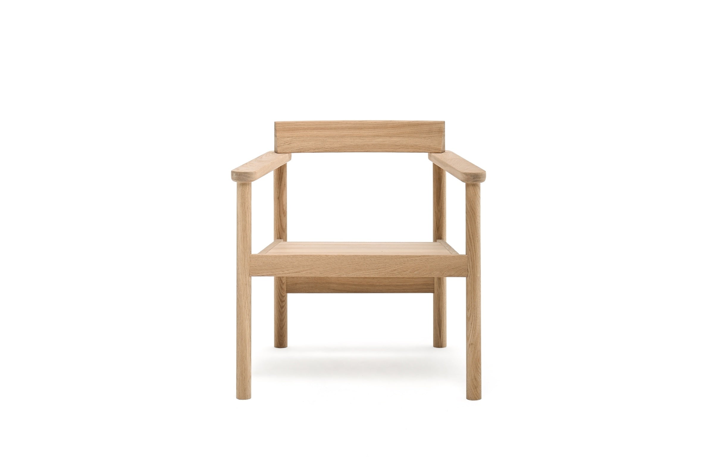 Frontansicht des Designerstuhls aus Eichenholz ohne Sitzbezug