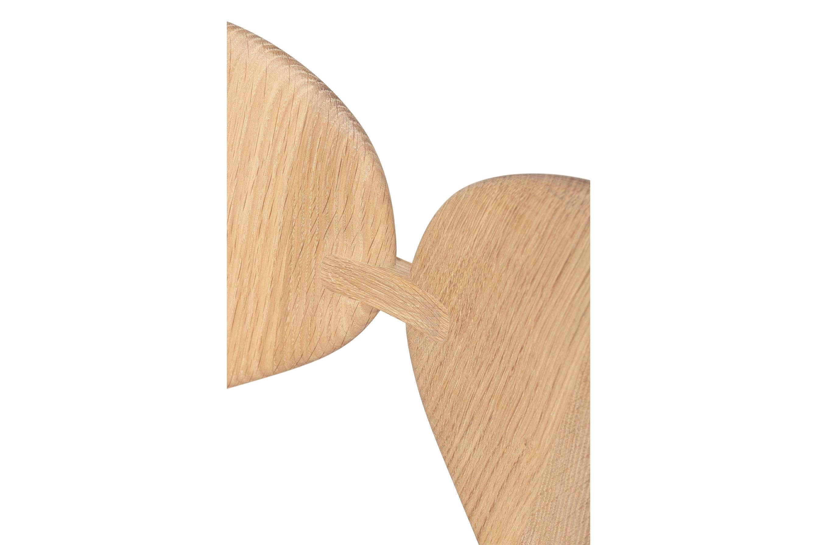 Nahaufnahme der Holzverbindung am Stuhl von Woak