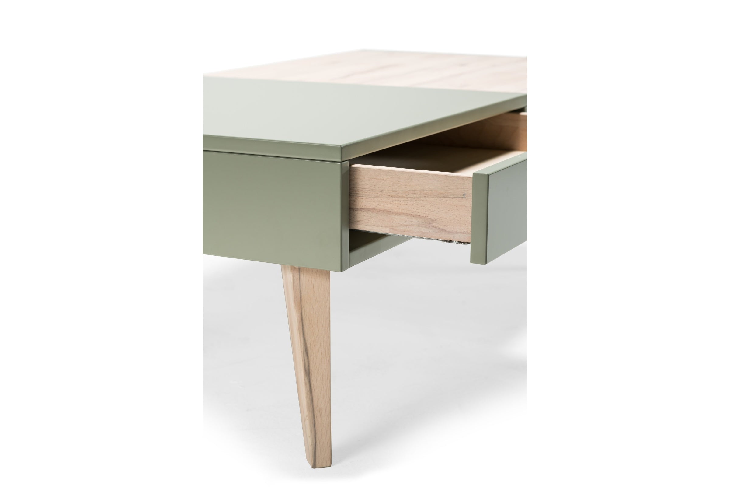 LOTTE Massivholz Couchtisch mit Schublade in geöffnetem Zustand, Detailansicht