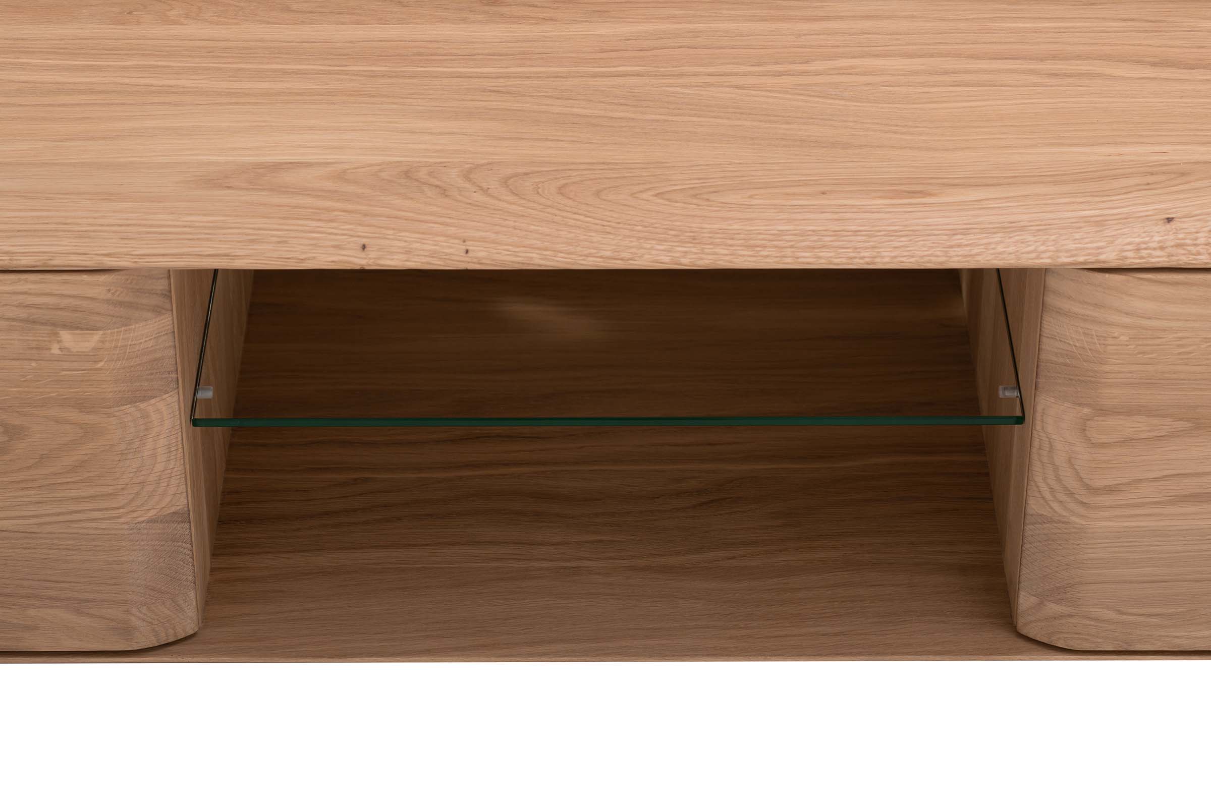 MALIN Lowboard aus Massivholz mit Holzbeinen und Nische - SOLIDMADE | Design Furniture