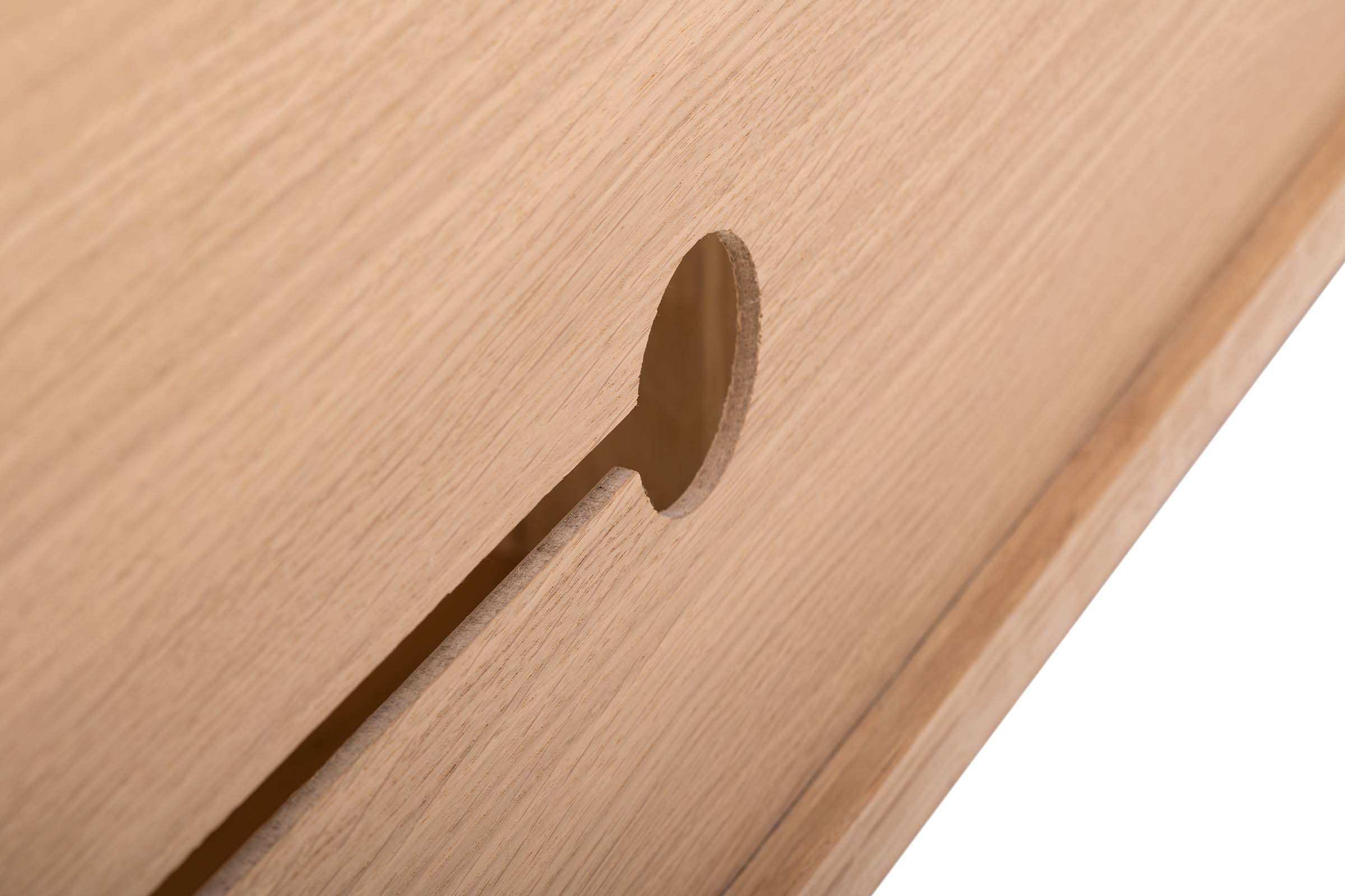 MALIN Lowboard aus Massivholz mit Holzbeinen und Nische - SOLIDMADE | Design Furniture