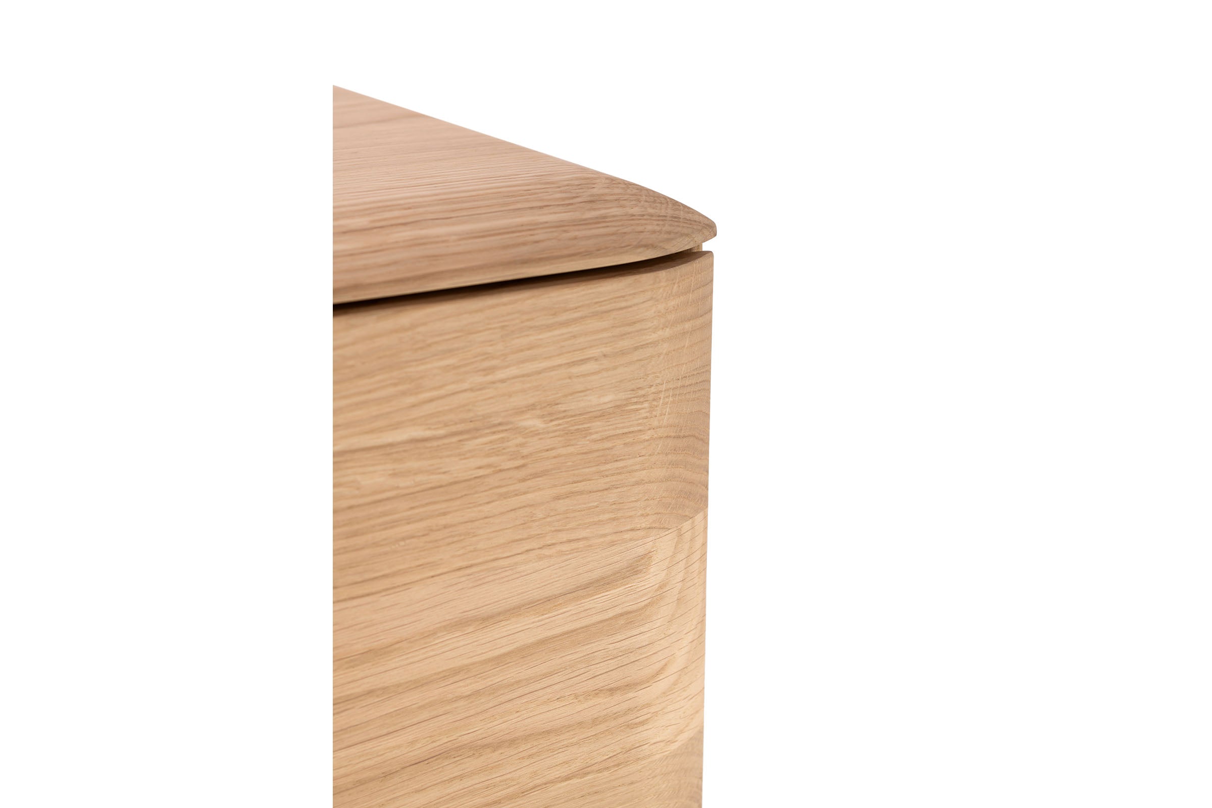 MALIN Lowboard aus Massivholz mit Holzbeinen und Nische - SOLIDMADE | Design Furniture