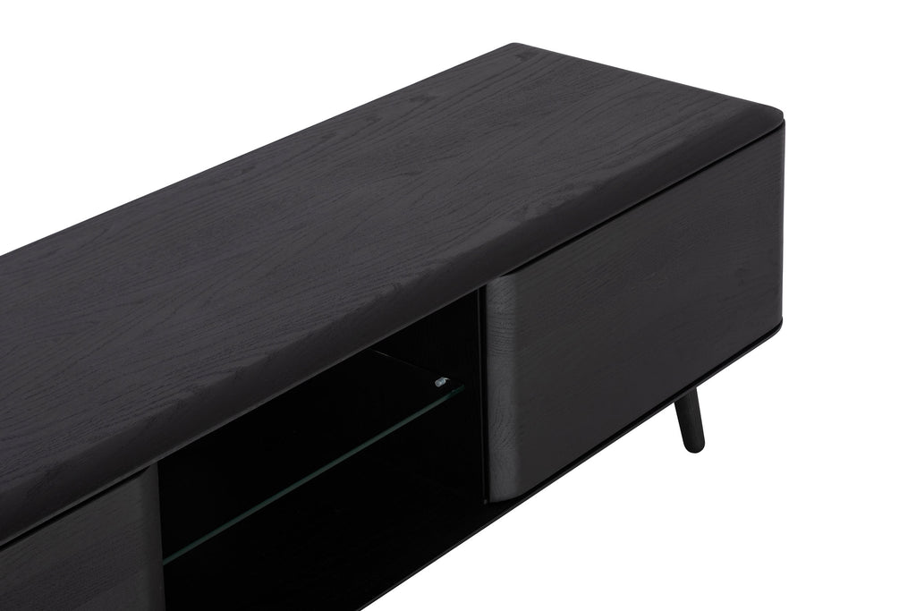 MALIN Lowboard aus Massivholz mit Holzbeinen und Nische - SOLIDMADE | Design Furniture