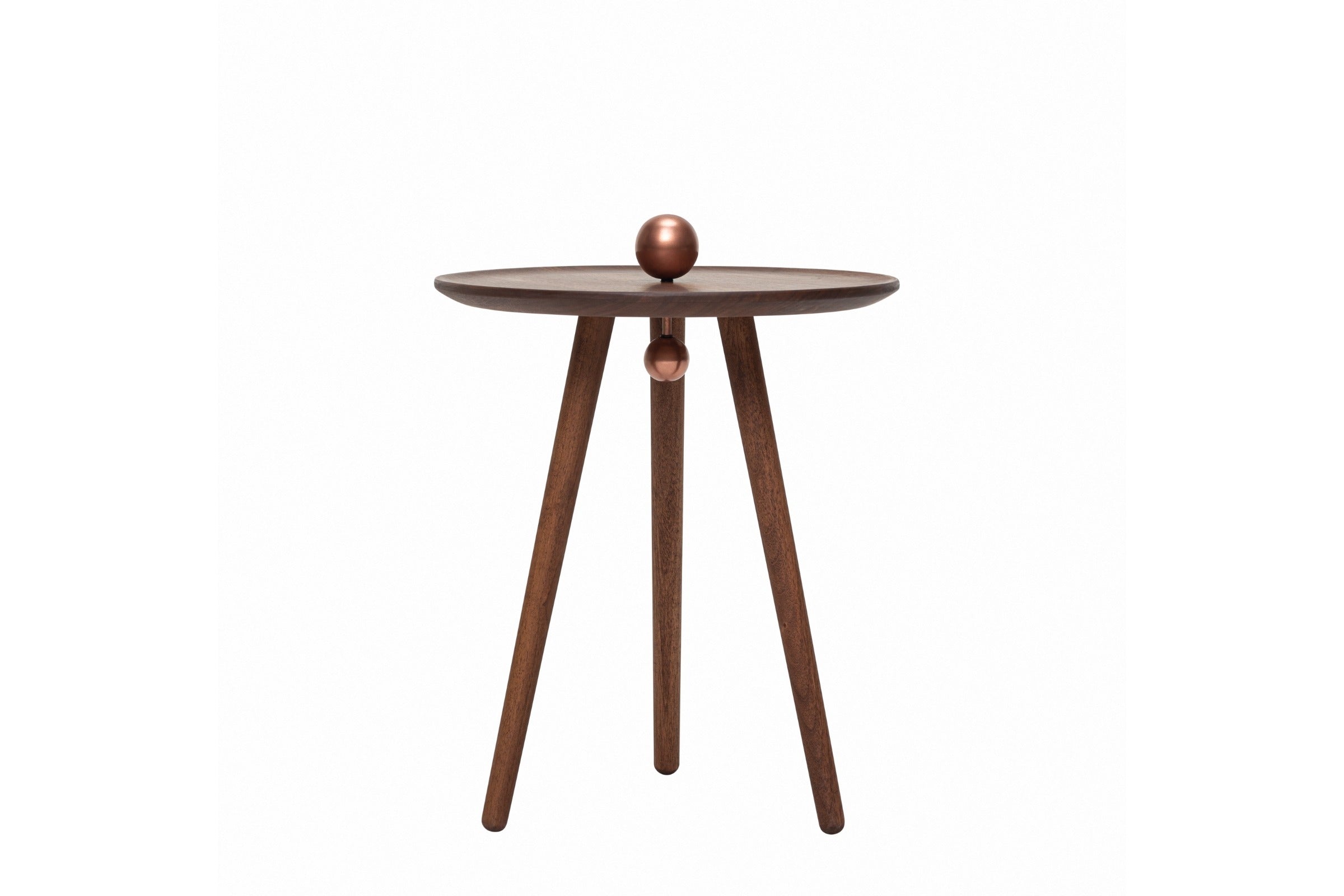 MALIN Beistelltisch mit Kupferkugel – Seitenansicht