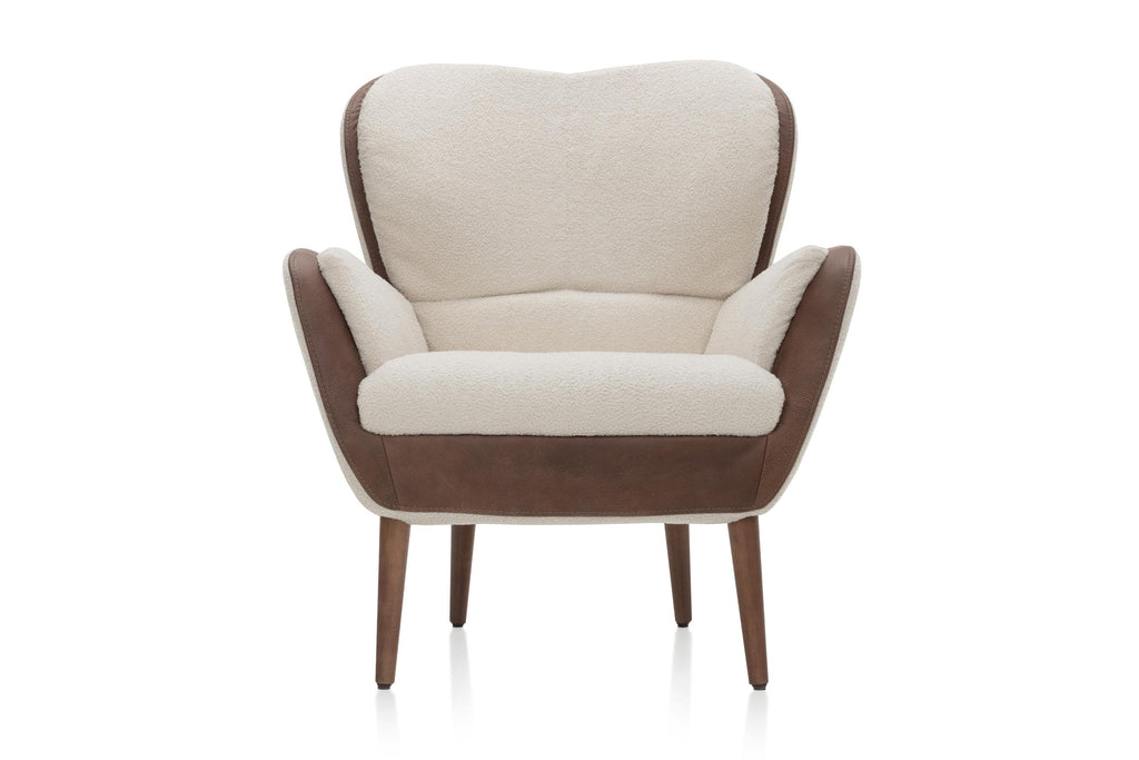 MIO Designer Sessel von EXTRAFORM in hellem Stoff mit braunen Details und Holzfüßen