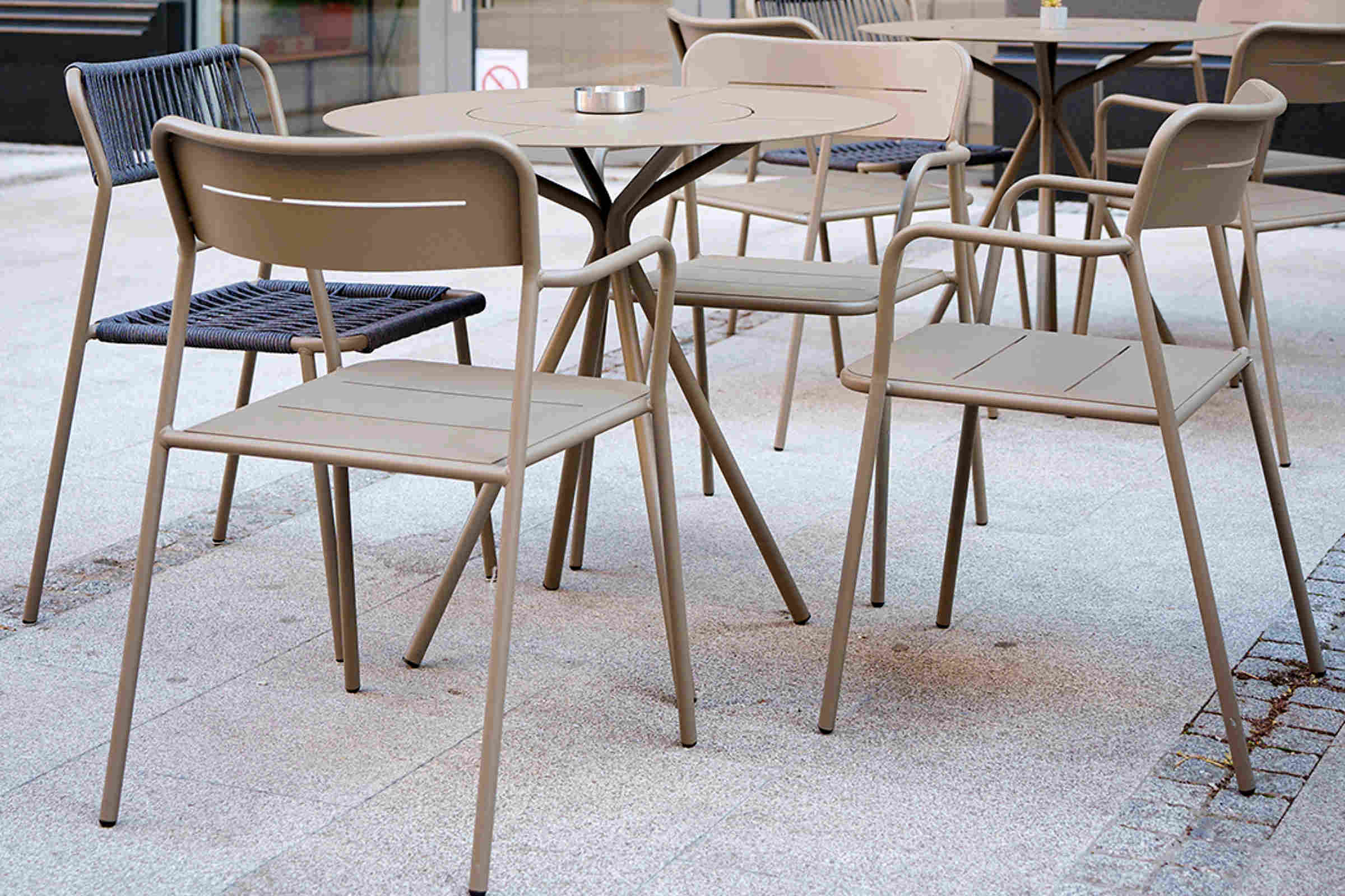 Gartenstuhl Outdoor Einsatz Gastronomie Terrasse