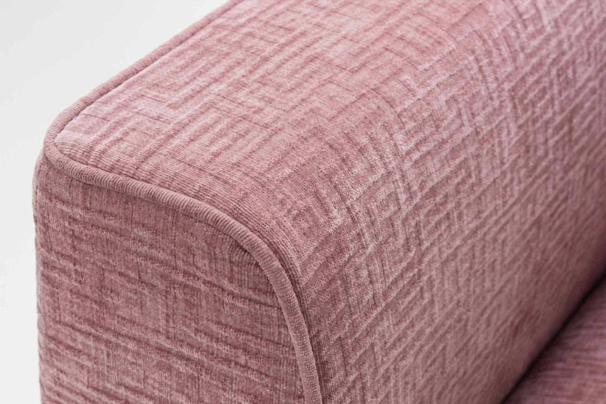 QUARTA Designer Sessel von EXTRAFORM – Detailansicht von Bezug und Kedernaht