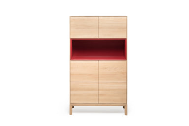 Frontansicht des RABA Designer Highboards im modernen Stil mit roter Nische