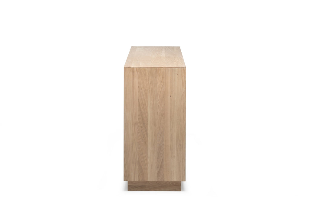 Seitenansicht des Sideboards von Whiteoak aus Massivholz