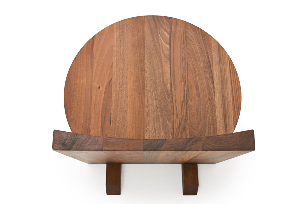 Designer Stuhl mit geneigter Sitzfläche von Woak