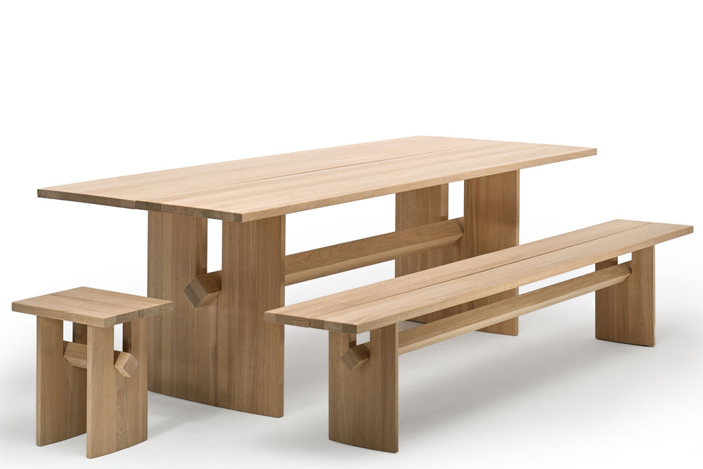Designer Hocker von Woak in Kombination mit Sitzbank und Esstisch