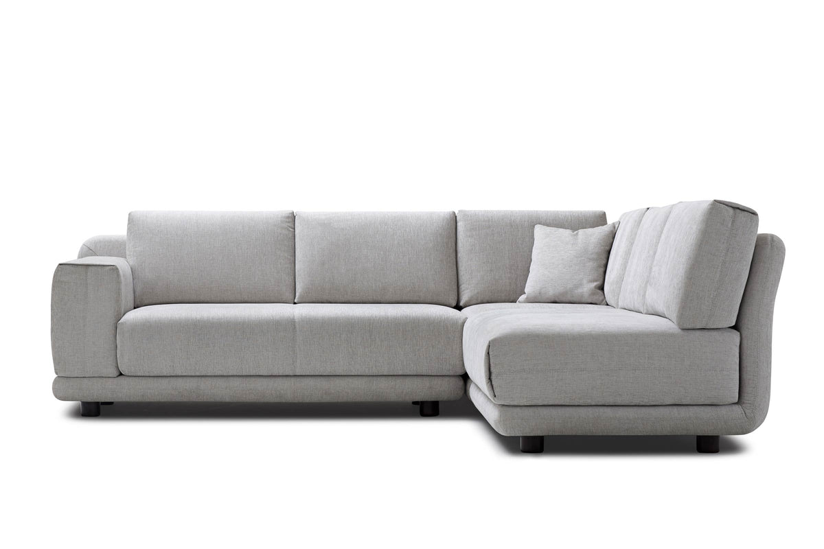 STAGE Designer Ecksofa von EXTRAFORM mit Eckelement rechts in Frontansicht