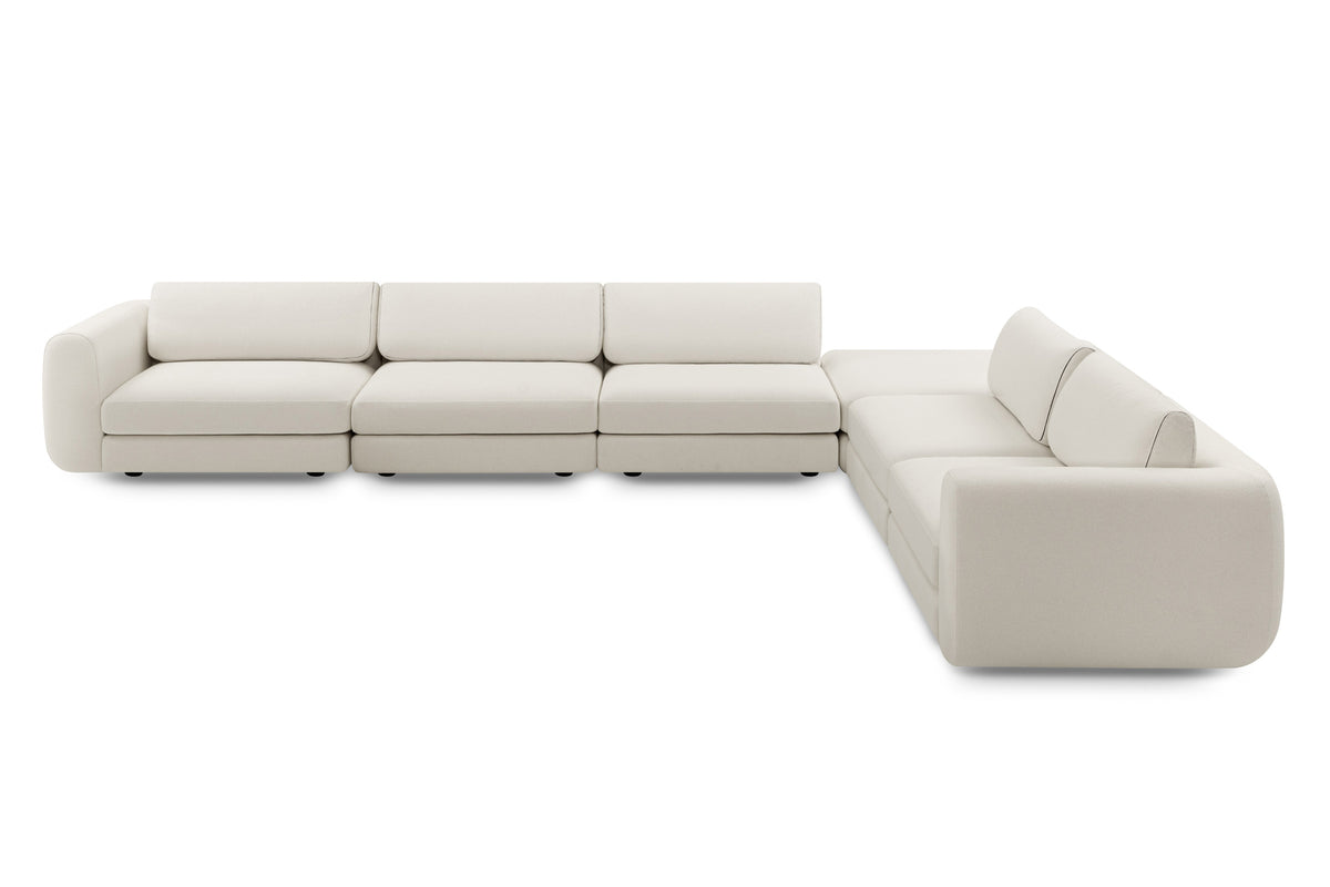 Designer Modular Sofa von Volumen als großzügiges Ecksofa in Cremeweiß