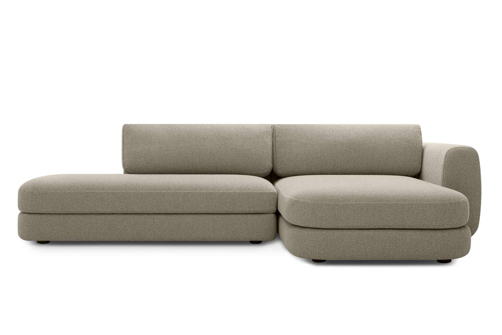 Mit offenem Sitzelement links und abgerundetem Eckmodul rechts