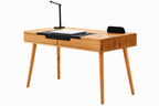 TYKO Massivholz Sekretär von Whiteoak mit Blick ins Freie, elegante Einrichtung