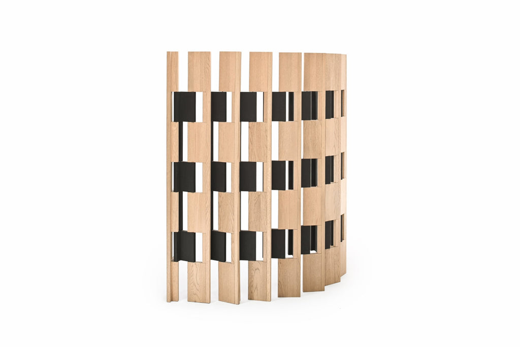 Der WEDGE Designer Paravent in einer modularen Anordnung, ideal als stilvolle Raumtrennung