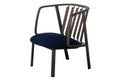 WHERRY Designer Sessel von Woak – Seitenansicht mit blauer Polsterung