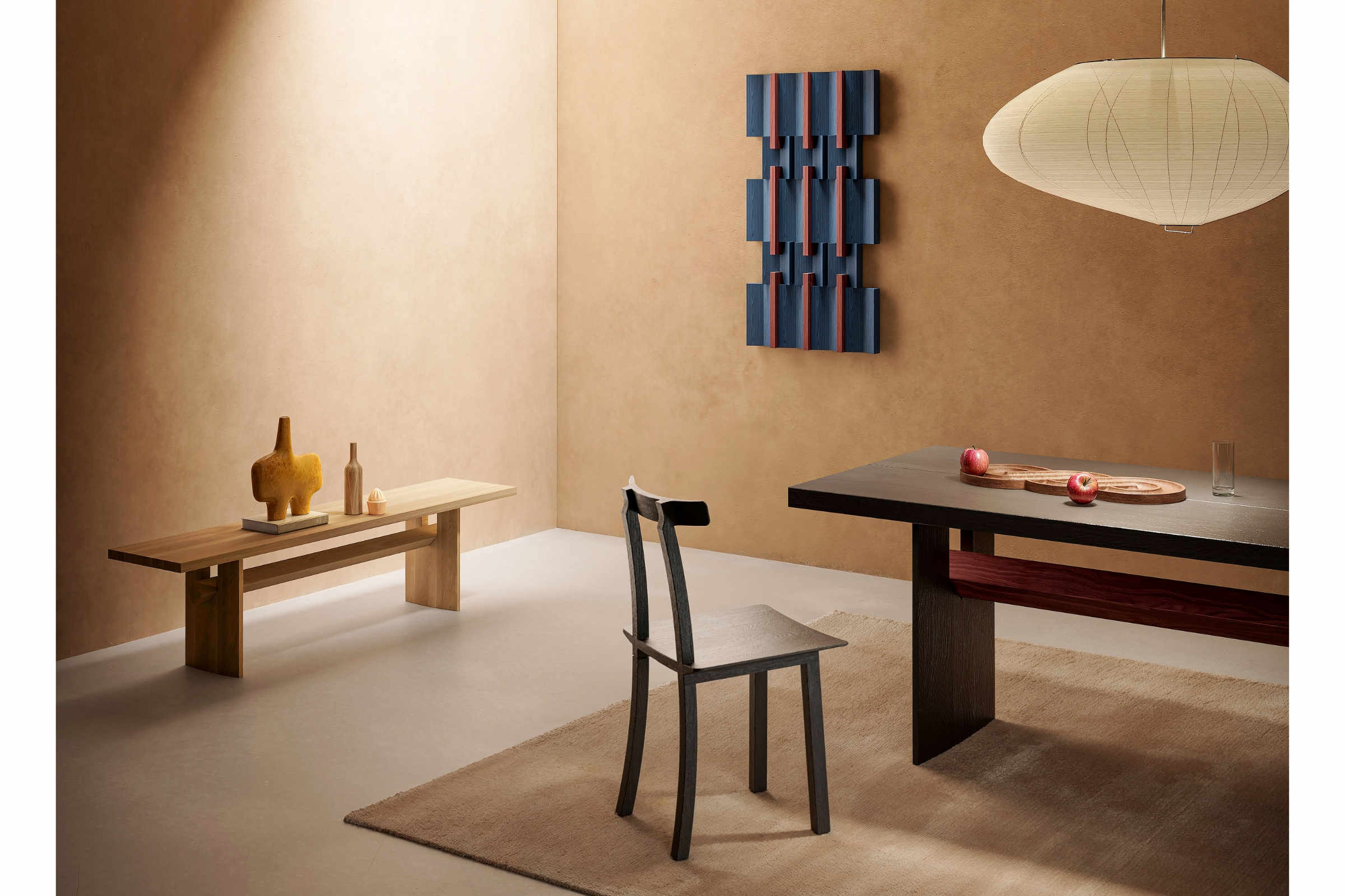 Detailansicht des Designer-Esstisches in modernem Ambiente