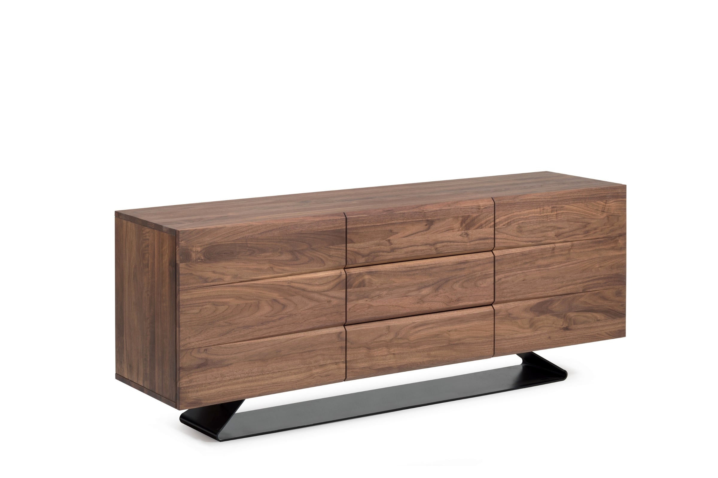 Schrägansicht des YOOI Massivholz Sideboards aus Nussbaum