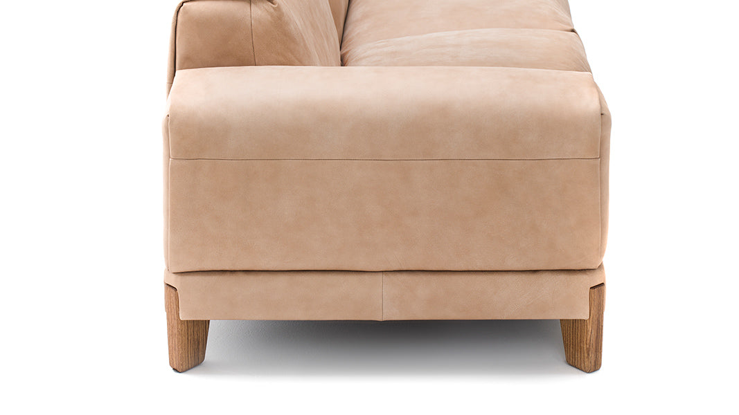 FJORD Designer Ledersofa – Detailansicht Sitzfläche und Rückenlehne